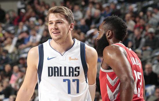 联名权益和 联名权益和